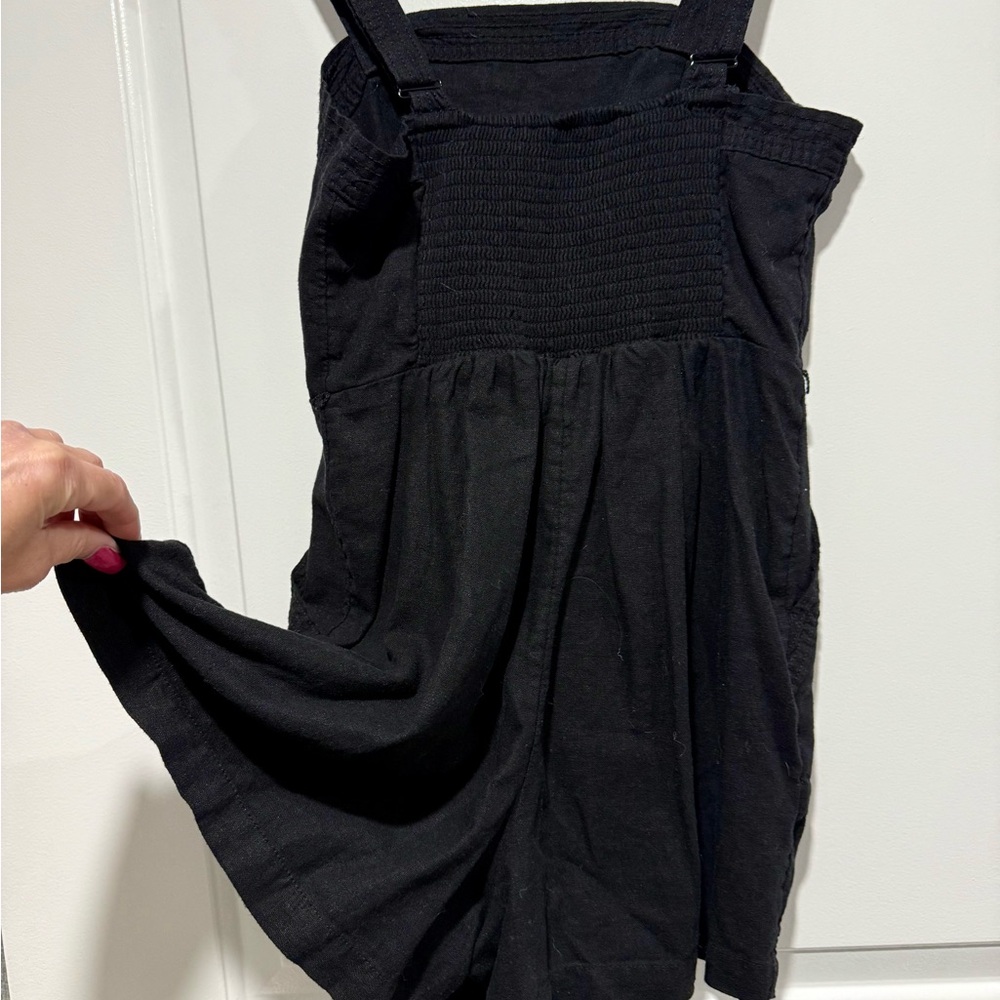 Overall bib black romper. Adjustable straps. Never been worn. Size extra small - Picture 8 of 8